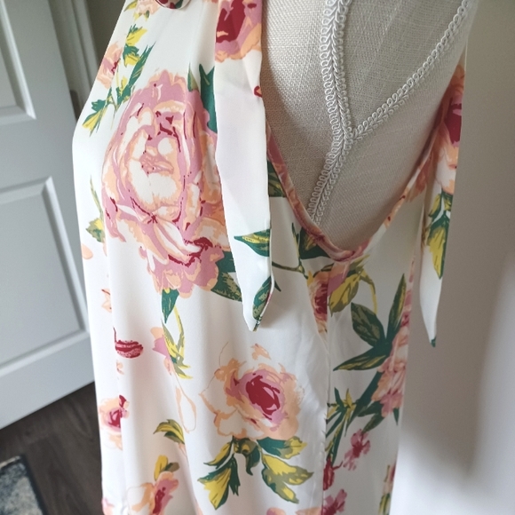 Amoli Floral Print Halter Blouse Size M - Picture 9 of 12